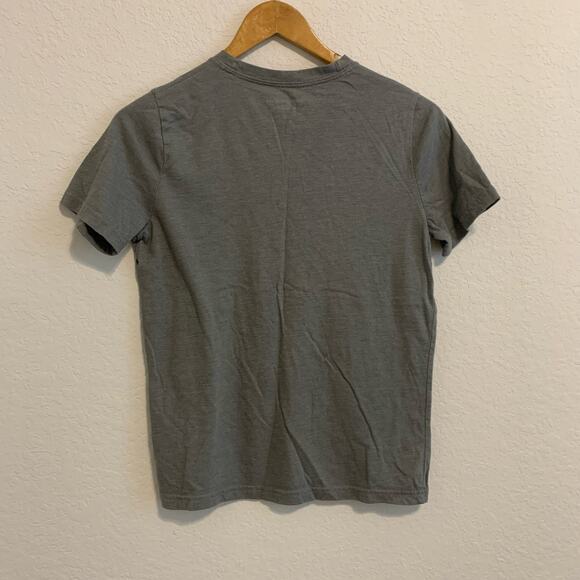 Abercrombie Kids Gray V-Neck Short Sleeve T-Shirt - Picture 6 of 6